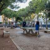 ...l� dove troviamo a giocare un padre con il figlio...